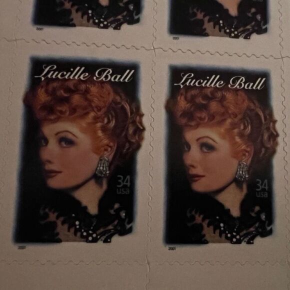 US Stamp - 2001 Lucille Ball - 20 34c Stamp Sheet F/VF MNH #3523 - Picture 2 of 3